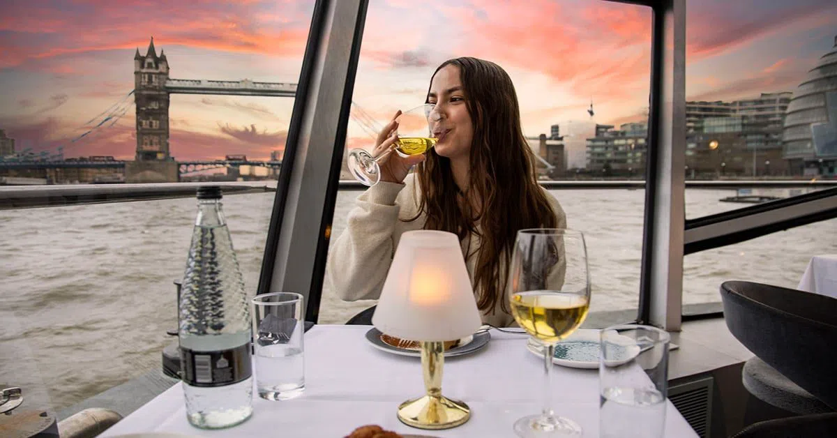 Skumring til mørke: Londons flod vågner til live